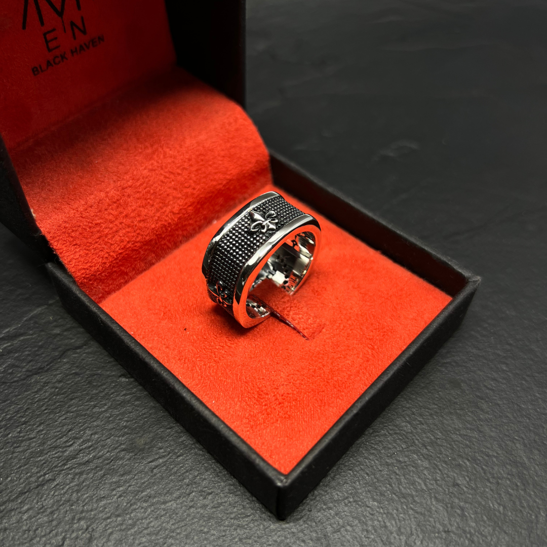 Les Siécle Silver Ring