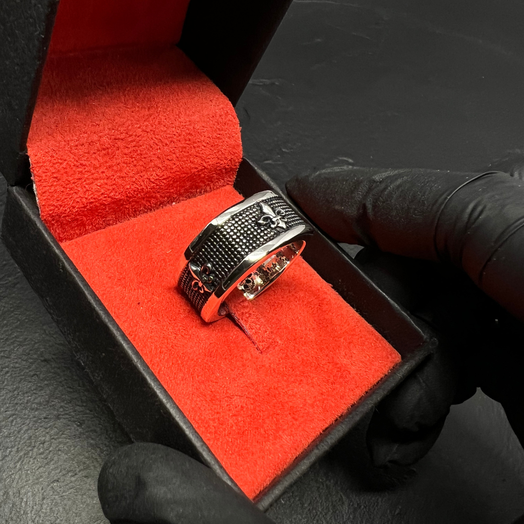 Les Siécle Silver Ring