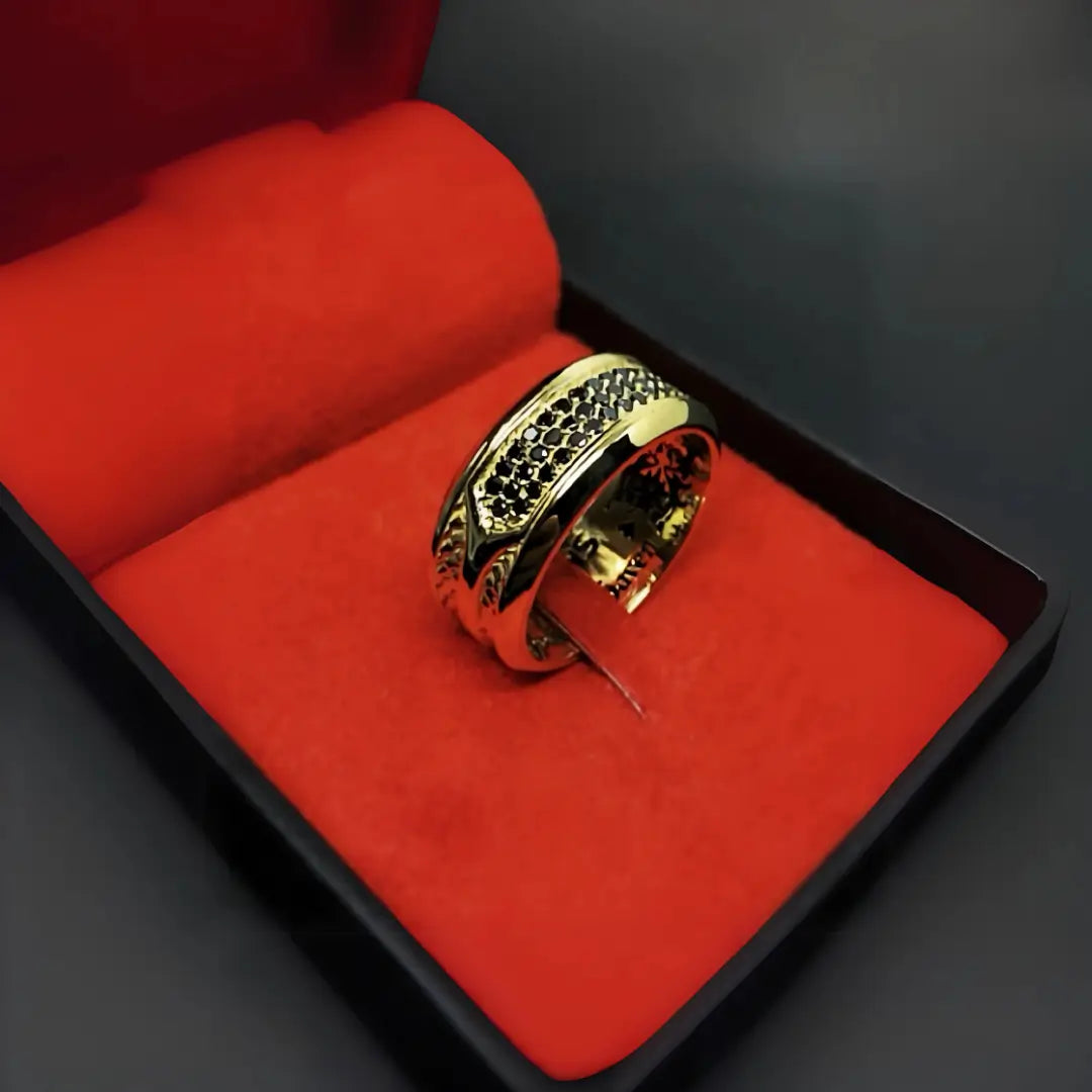 ANEL SHADOWS OURO COM PEDRA ESPINÉLIO NEGRO