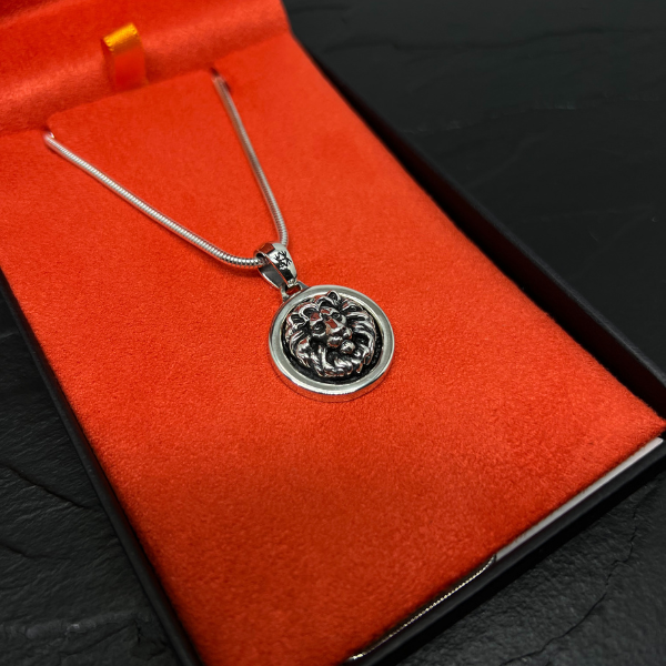 COLAR KING NEMÉIA PRATA