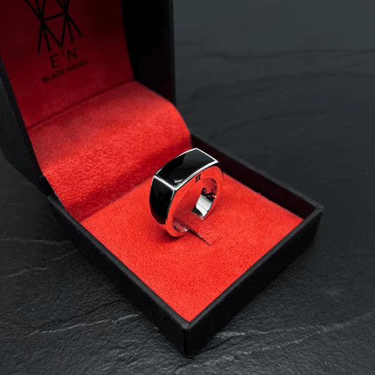 ANEL APOCALYPSE PRATA COM PEDRA ÔNIX