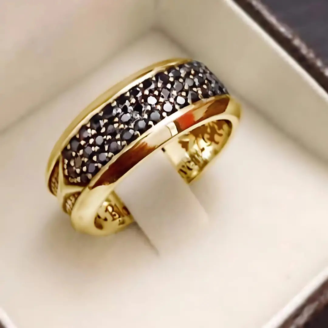 ANEL DARKNESS OURO COM PEDRA ESPINÉLIO NEGRO