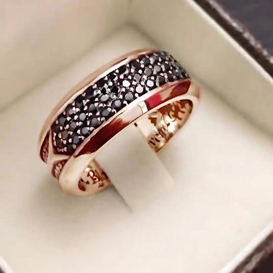 ANEL DARKNESS OURO ROSÉ COM PEDRA ESPINÉLIO NEGRO