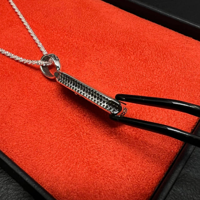 COLAR HIVE PRATA COM PEDRA CRISOCOLA