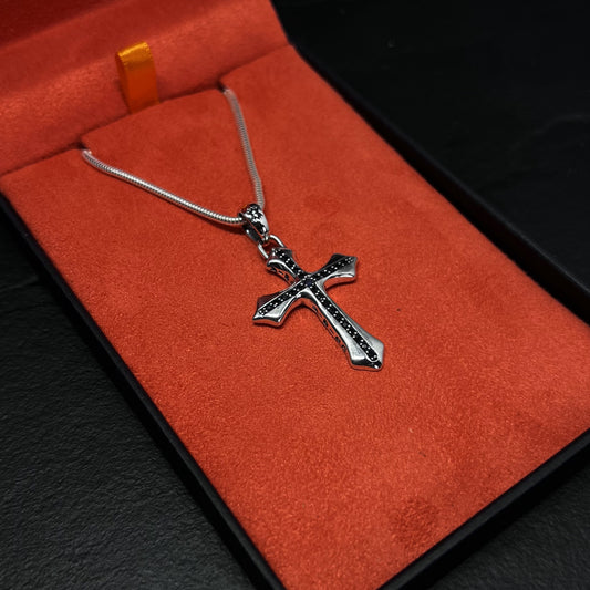 COLAR FAITH PRATA COM ESPINÉLIO NEGRO