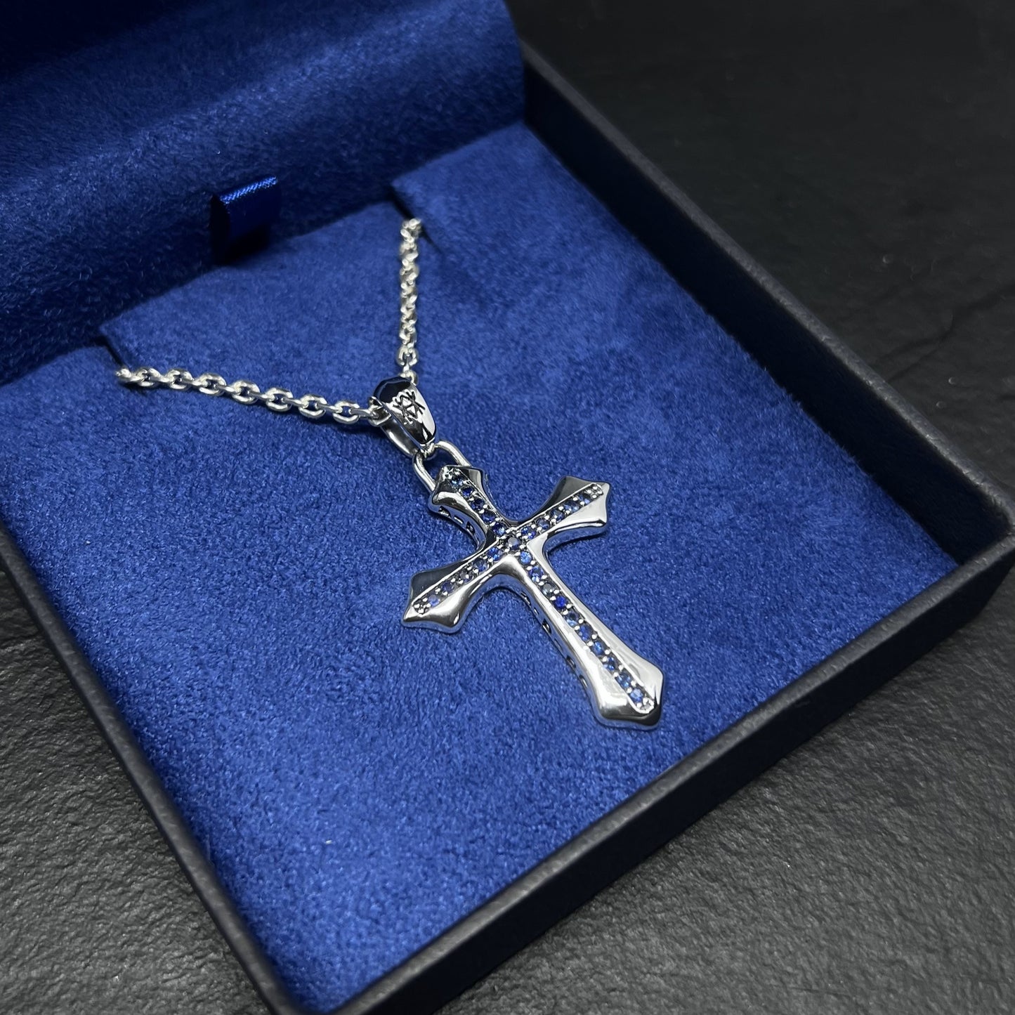 COLAR FAITH PRATA COM SAFIRA