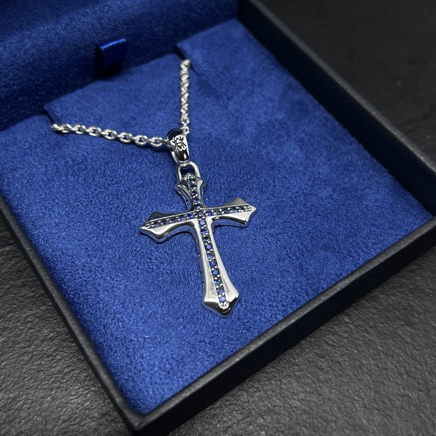 COLAR FAITH PRATA COM SAFIRA